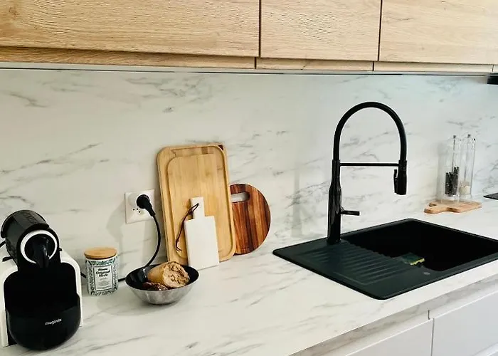 Window On Montana, Avec Vue Sur Les Alpes * 克莱恩 蒙塔纳